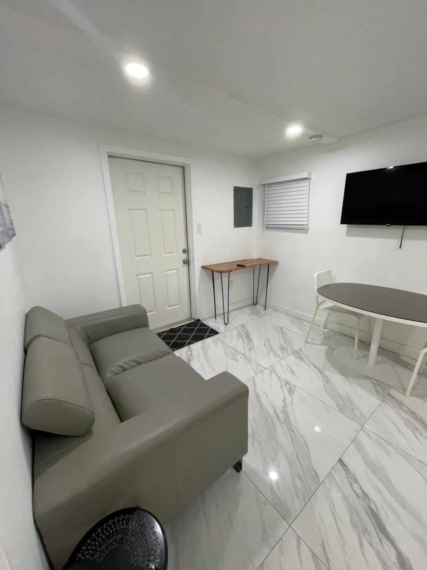 Downtown Ftl Apartments On The River 포트 로더데일 외부 사진